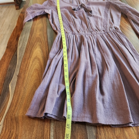 Beautiful American Eagle Outfitters Medium Lacey Purple Dress Size Medium Lined - Picture 6 of 9